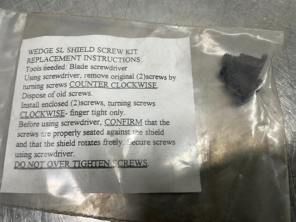 BELL HELMETS REPLACEMENT SHIELD SCREW 3015 t024