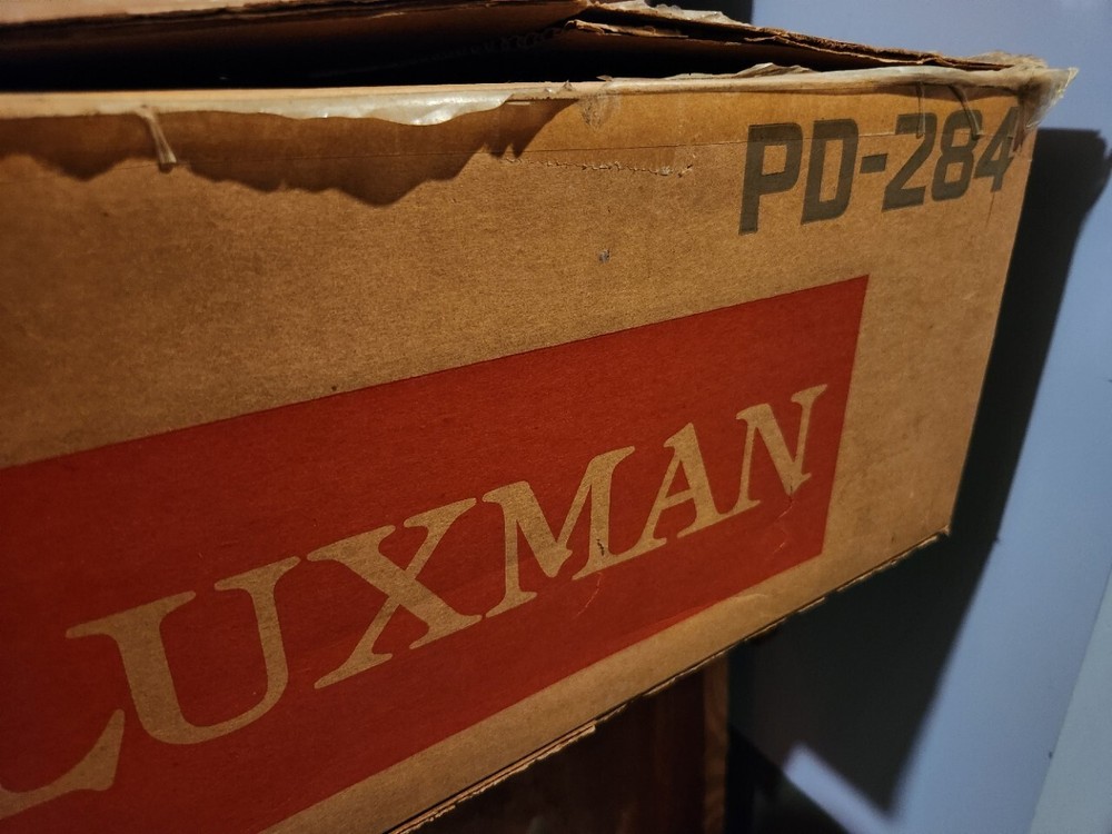 Luxman PD 284 Turntable