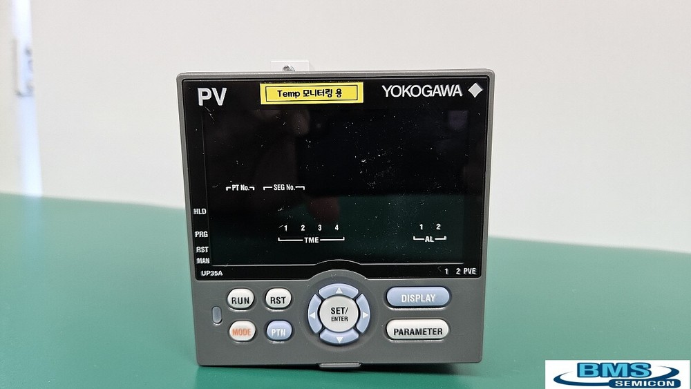 YOKOGAWA P35A-011-11-00 PROGRAM TEMPERATURE CONTROLLER  ( 100V - 240V AC)