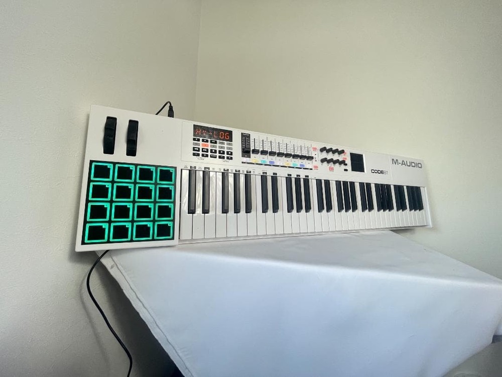 M-AUDIO CODE 61 MIDI Keyboard Controller 61-Key