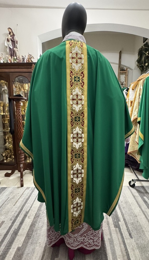 GREEN VESTMENT CHASUBLE & STOLE