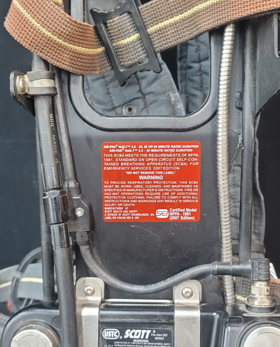 SCOTT 4.5 SCBA Harness w/ E-Z Flo Regulator, PAK-ALERT SE7 Series