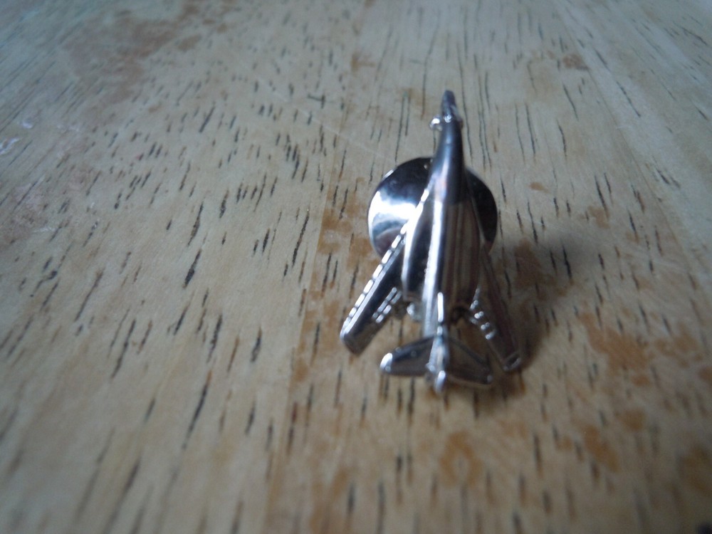 CONCORDE AEROSPATIALE SUPERSONIC TRANSPORT LAPEL HAT TIE TAC PIN