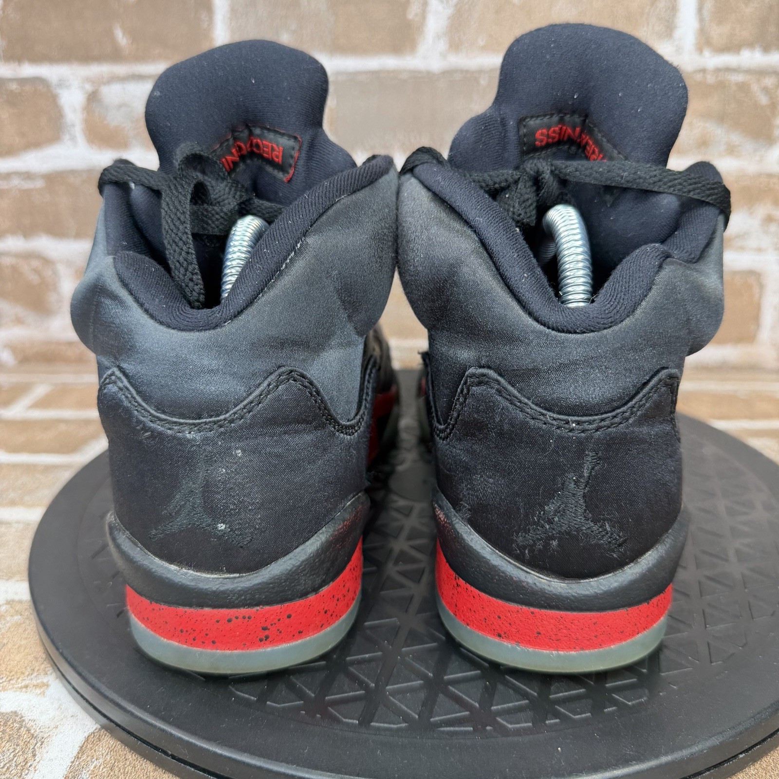 Jordan 5 Retro Satin Bred 2018 Basketball Sneakers Black Red Boys Youth Size 4Y