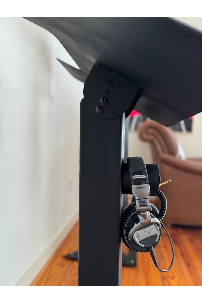 Mastodon Controller Podium