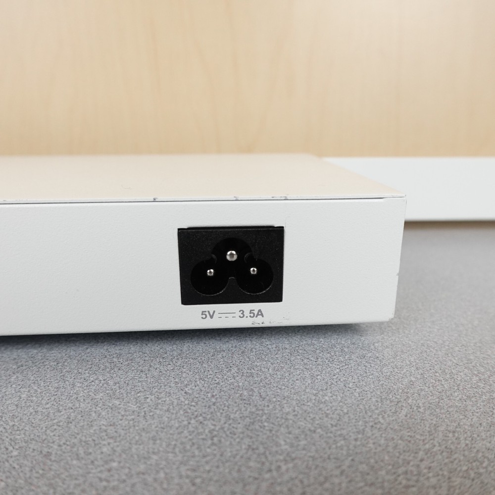 D-Link DNH-100 Nuclias LAN Controller Hub Network White Good