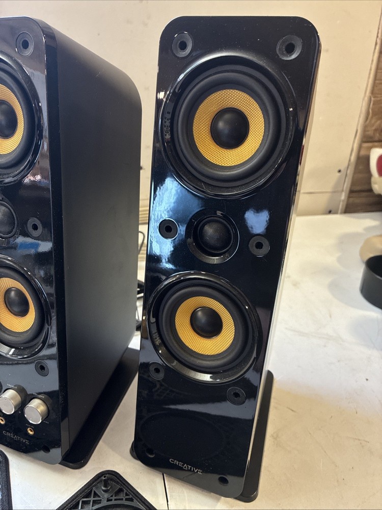 Creative GigaWorks T40 Series II 2.0 Multimedia Speaker System Used Untested!