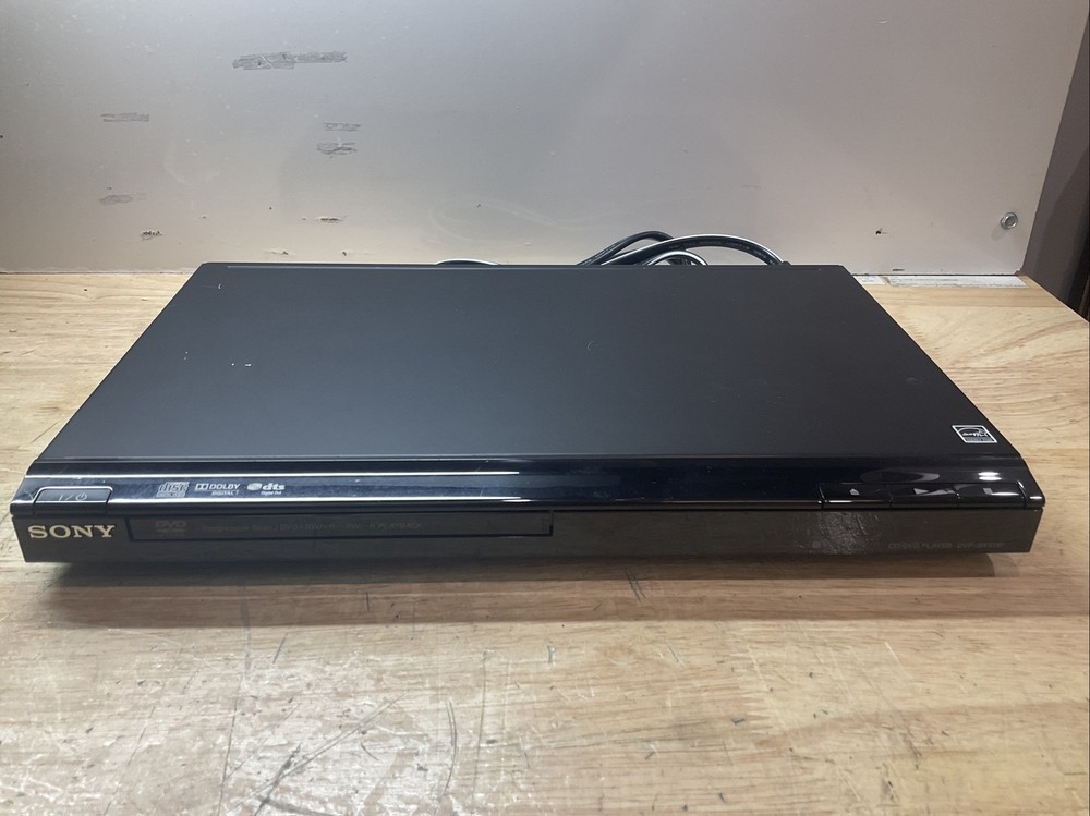 Sony DVP-SR200P DVD Player w/ Remote