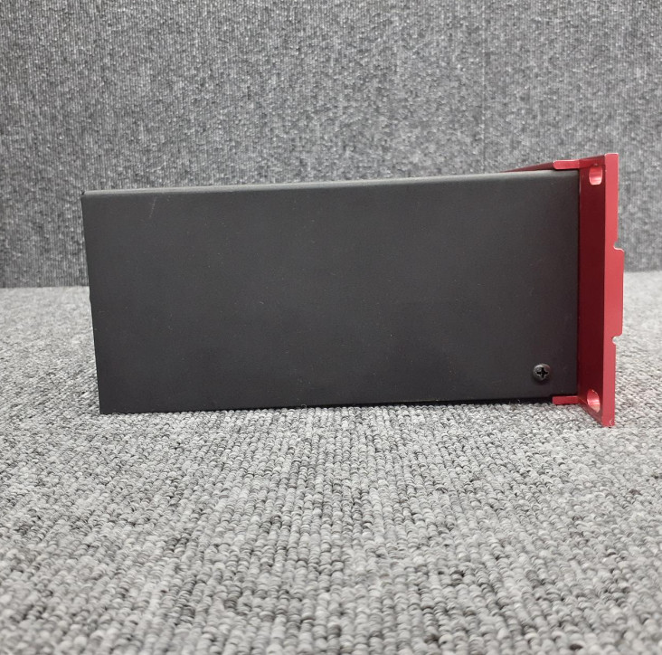 LINE6 POD XT PRO Multi-Effects Processor Guitar Pedal Red Main Unit Only Used