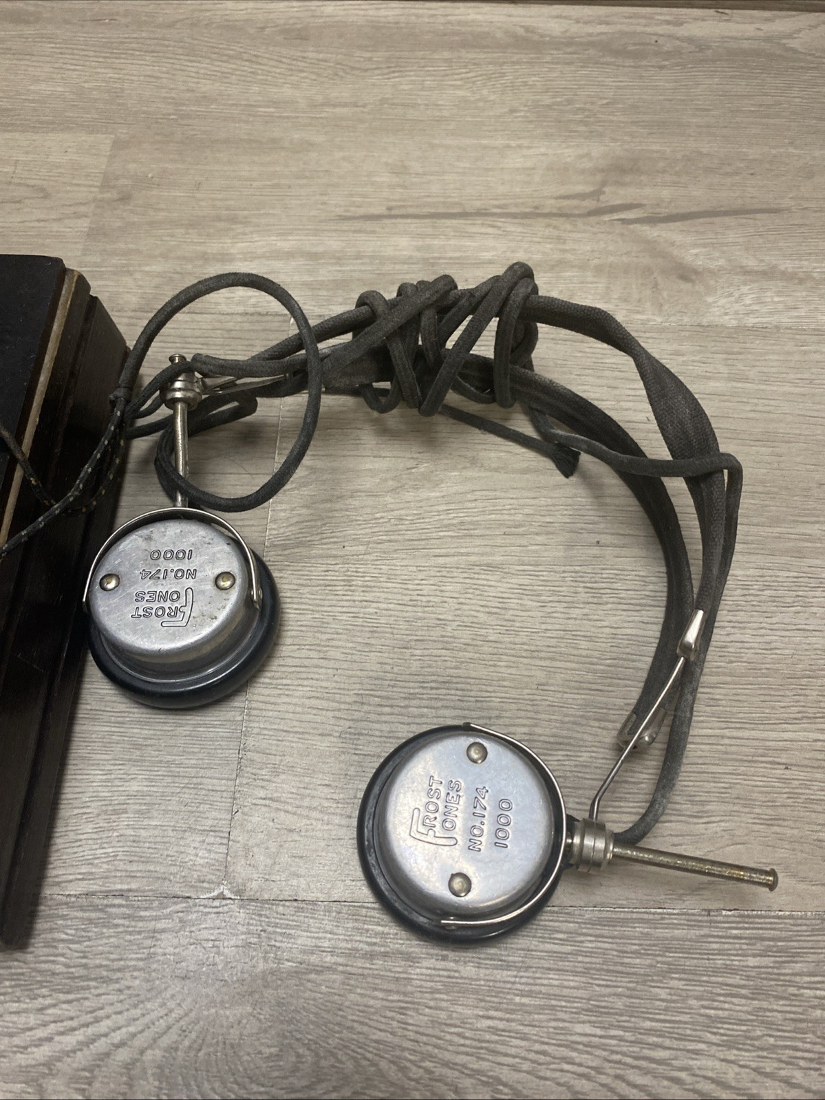 1920'S STEINITE LABORATORIES CRYSTAL COMMUNICATION SET W: 2 HEADSETS