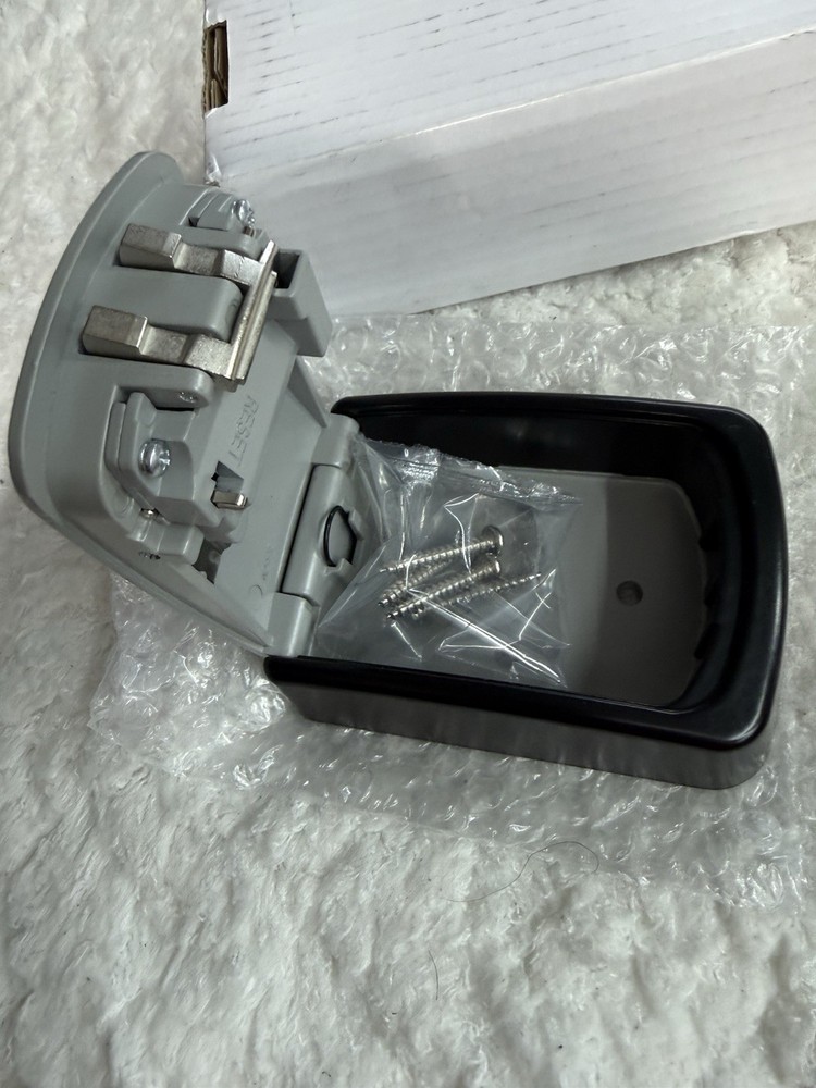 Master Lock Wall Mount Lock Box *Combination Dials* Holds 5 Keys - Model 5401D
