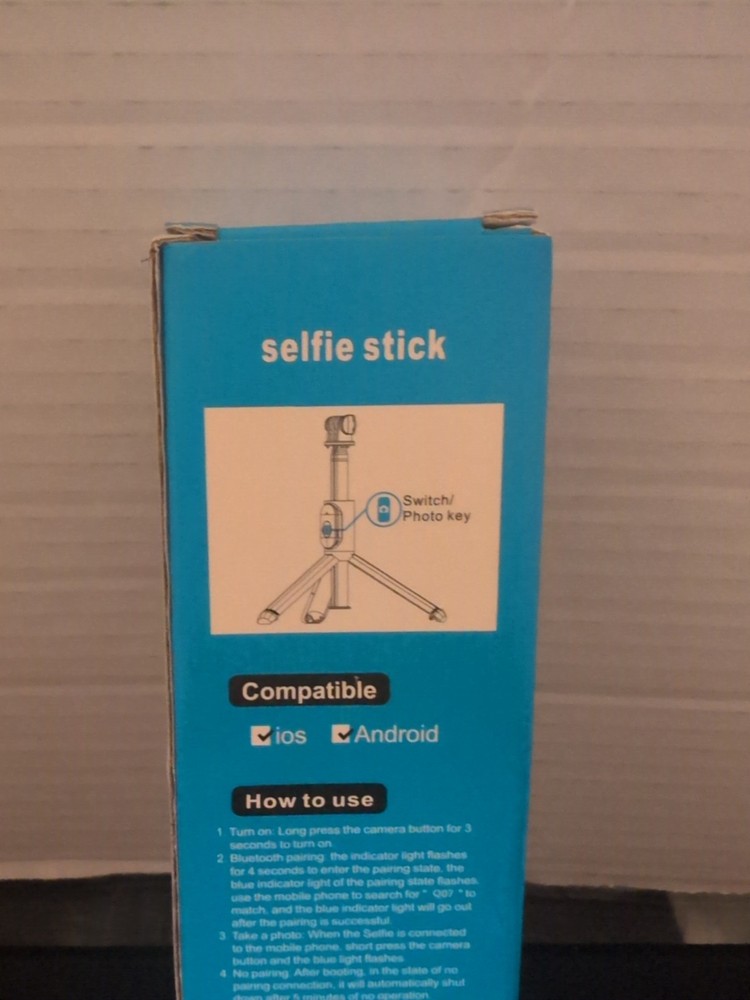 STAND LIVE BROADCAST Bluetooth Remote Control Foldable Tripod/Selfie Stick