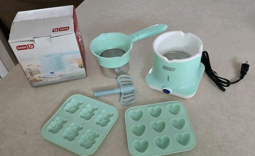 Dash Candy Maker Gummies Or Chocolate 2 Molds Included