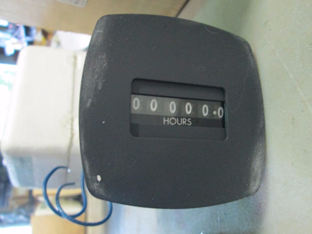 ATC Elapsed Time Indicator Type: 5700A102A00BX U8517 120 Volts (NIB)