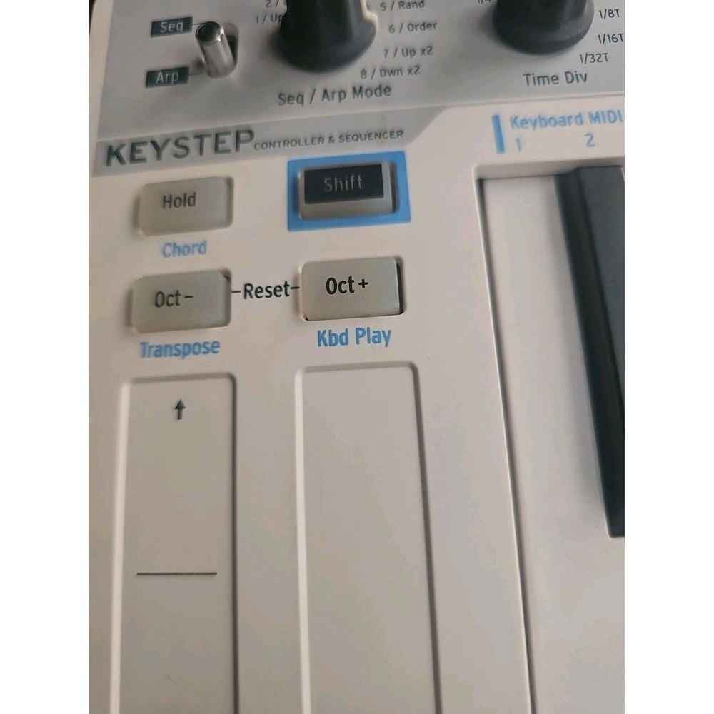 Arturia KeyStep 32-Key MIDI Controller with Damage box No Power Supply.