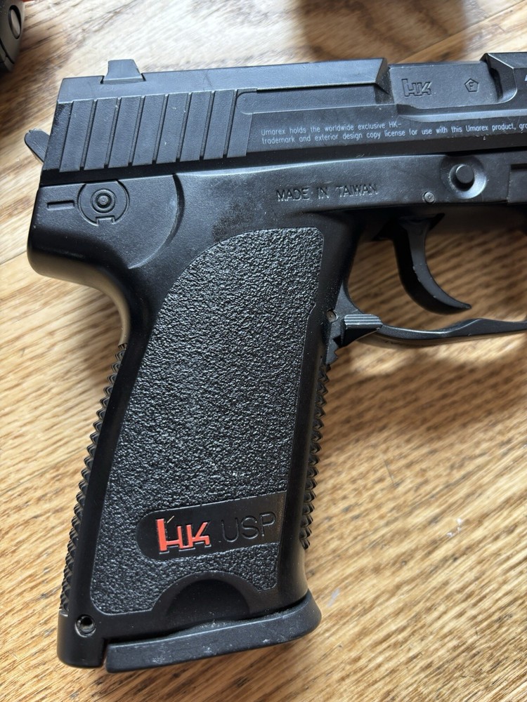 Airsoft Guns - Tactical & 2 Pistols