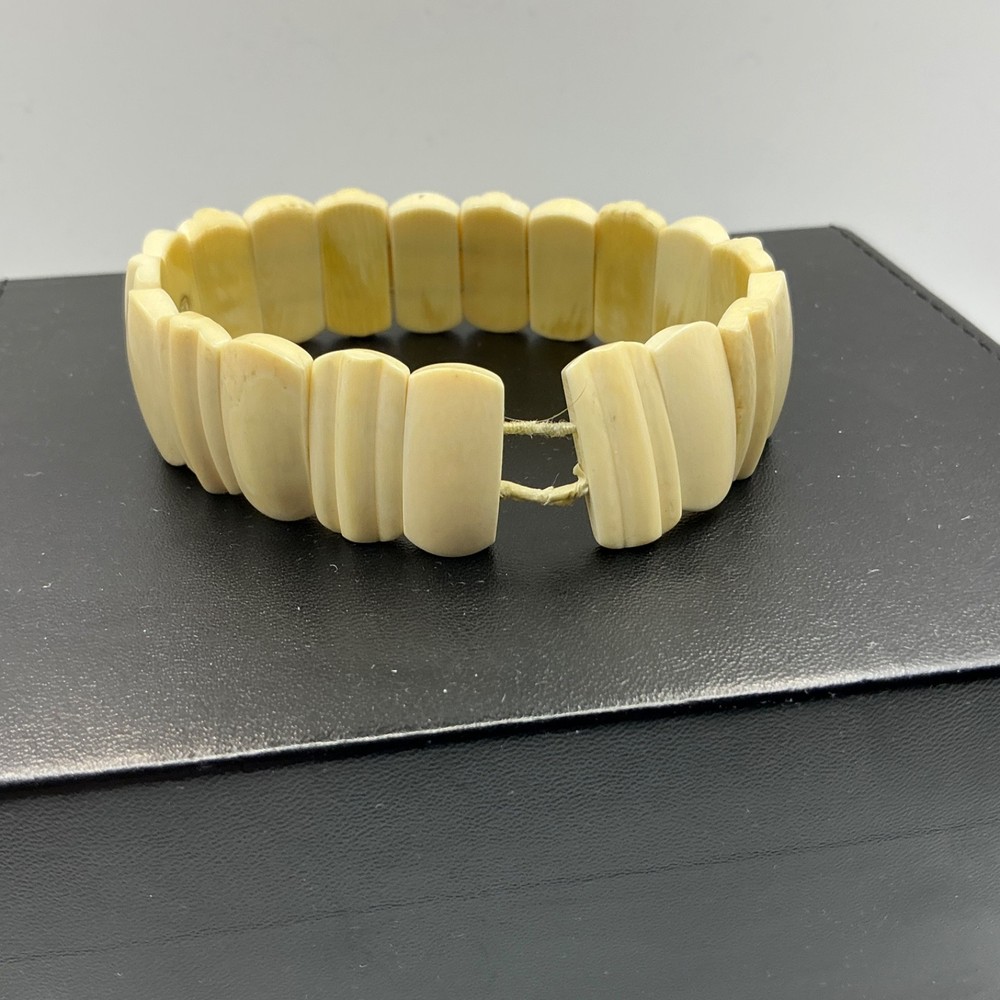 Vintage Bakelite Stretch Bracelet Cream Panel