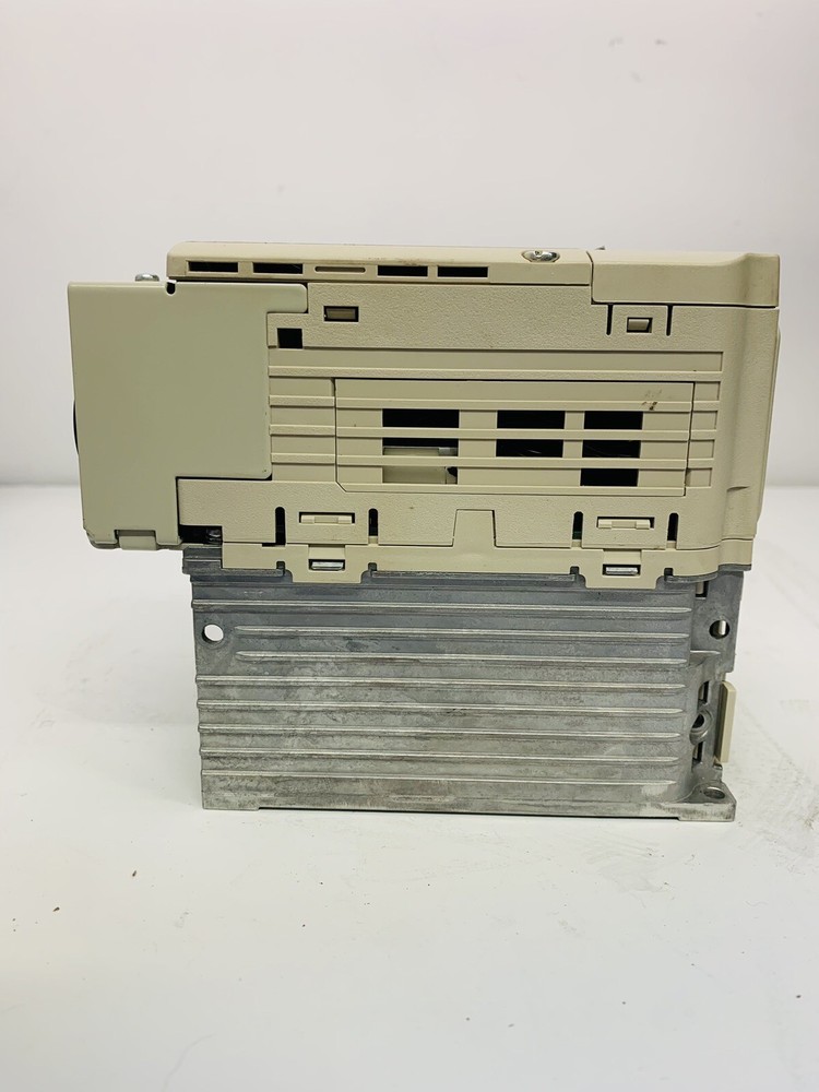 YASKAWA CIMR-VU2A0006FAA **NEW**