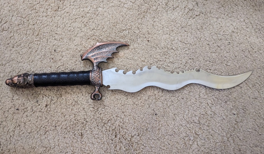 21" Flying Dragon Serrated Rippled Fantasy Dagger