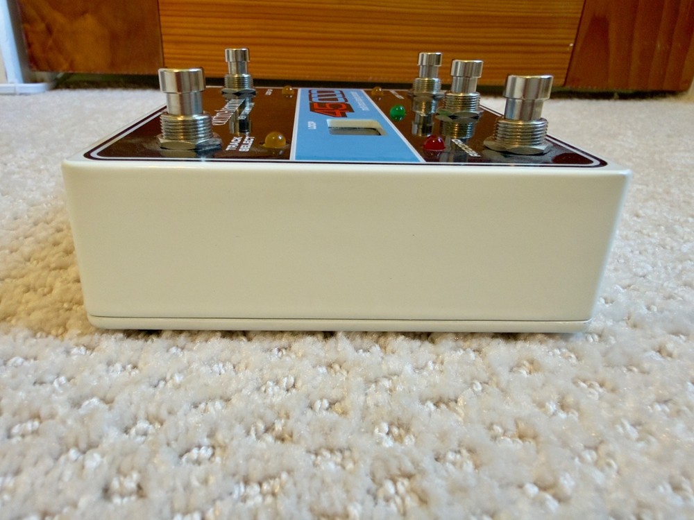 [BNIB] EHX 45000 Multi-Track Looper & Foot Controller Bundle - Mint / Boxed