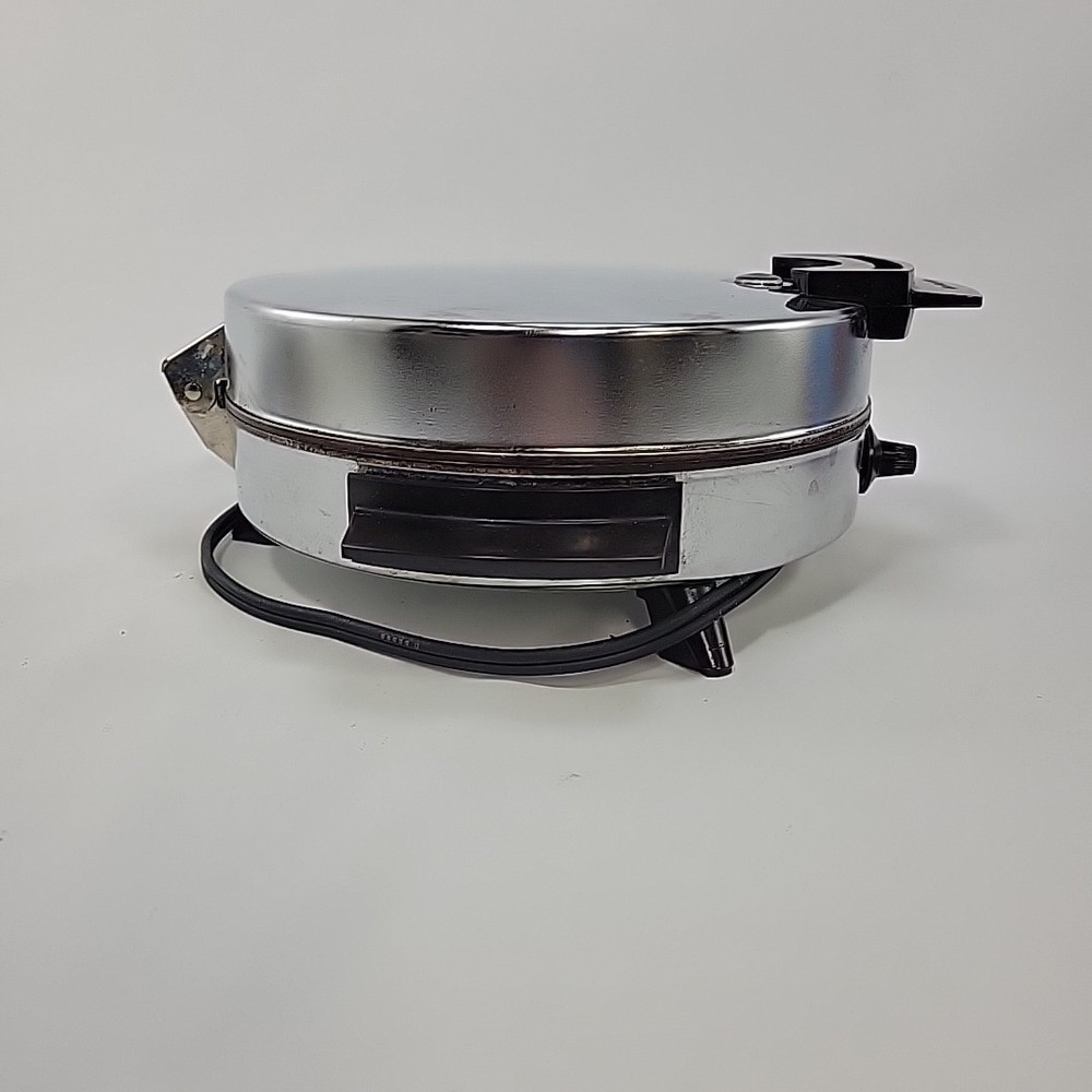 Vintage Toastmaster Waffle Maker Chrome Round Adjustable Temperature Model 252 A