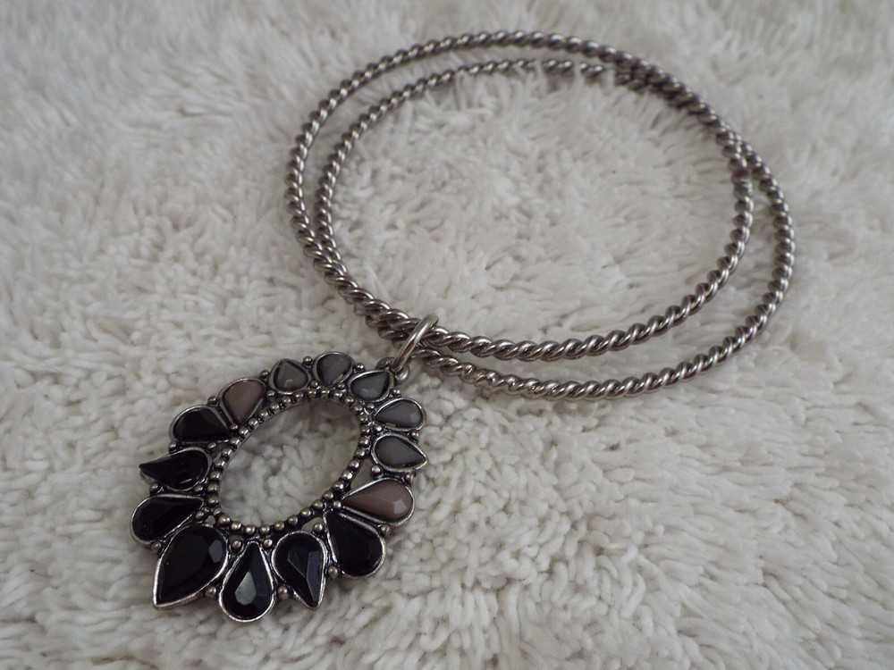 2 pc Twisted Silvertone Black Gray Charm Bangle Bracelet (D33)