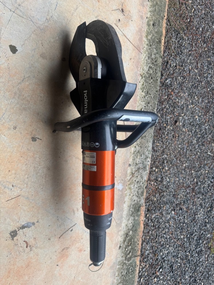 Holmatro rescue tool set