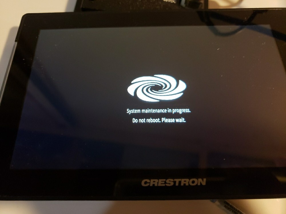 Crestron TSS-752-B-S