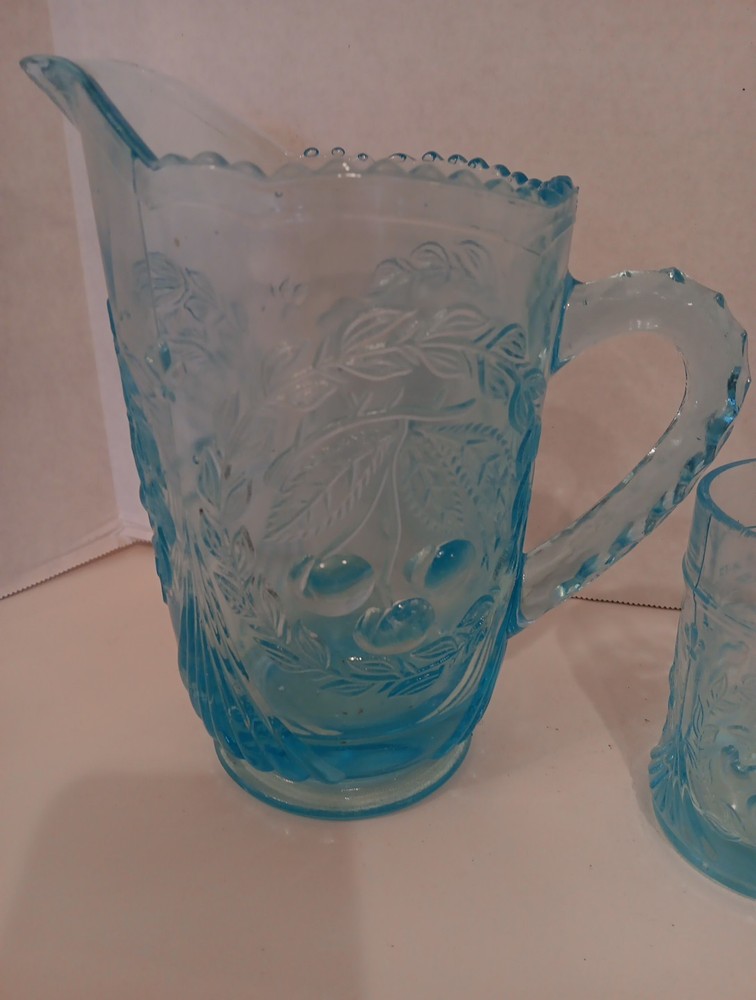 Vtg Wright Glass Cherry Pattern Blue Pitcher 8" W/ 2 Matching Glasses. 4".Mint