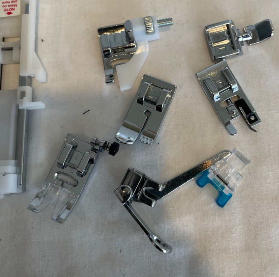 Pfaff Smart 200c Computerized Sewing Machine – 40 Stitches