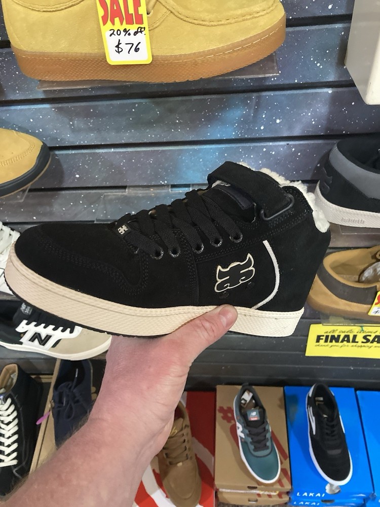 Ipath Grasshopper Shearling Waxed Suede size 10.5