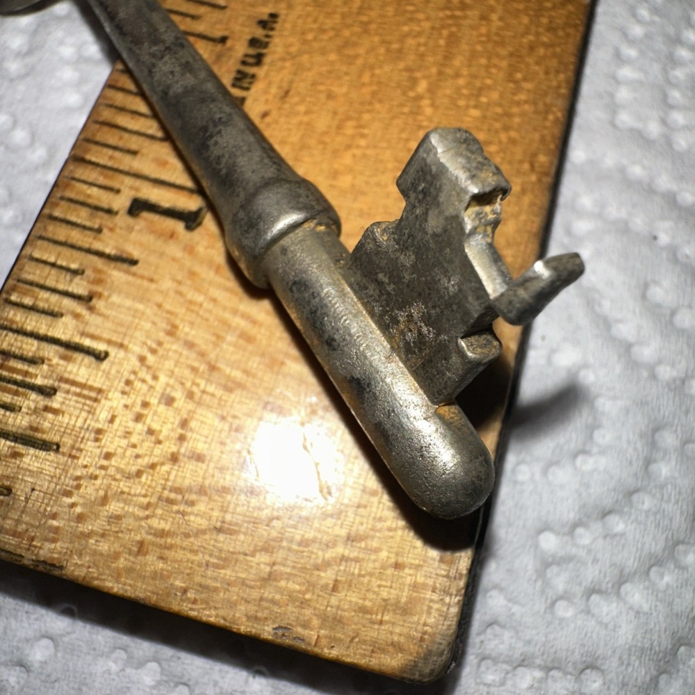 Antique Sargent Skeleton Key #8 Solid Barrel