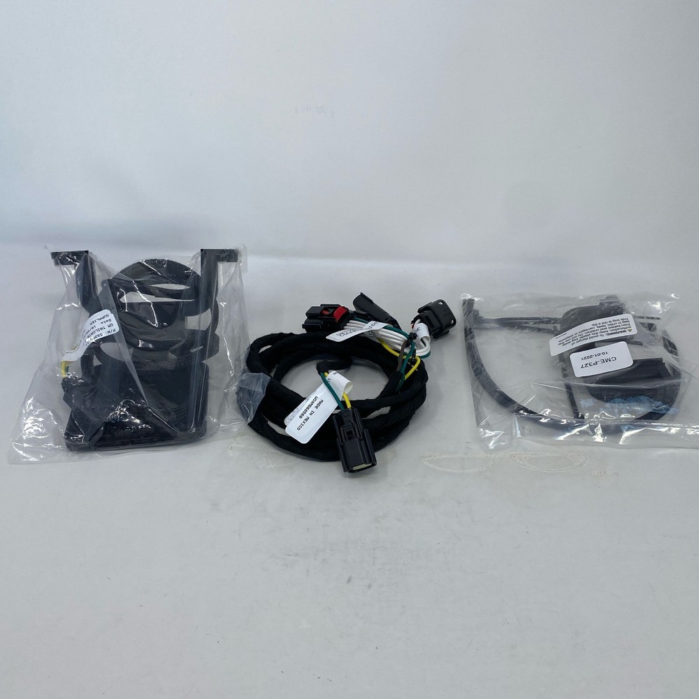 CURT 58266 MultiPro Tailgate Sensor, Black, 2.5in Hitch Cap