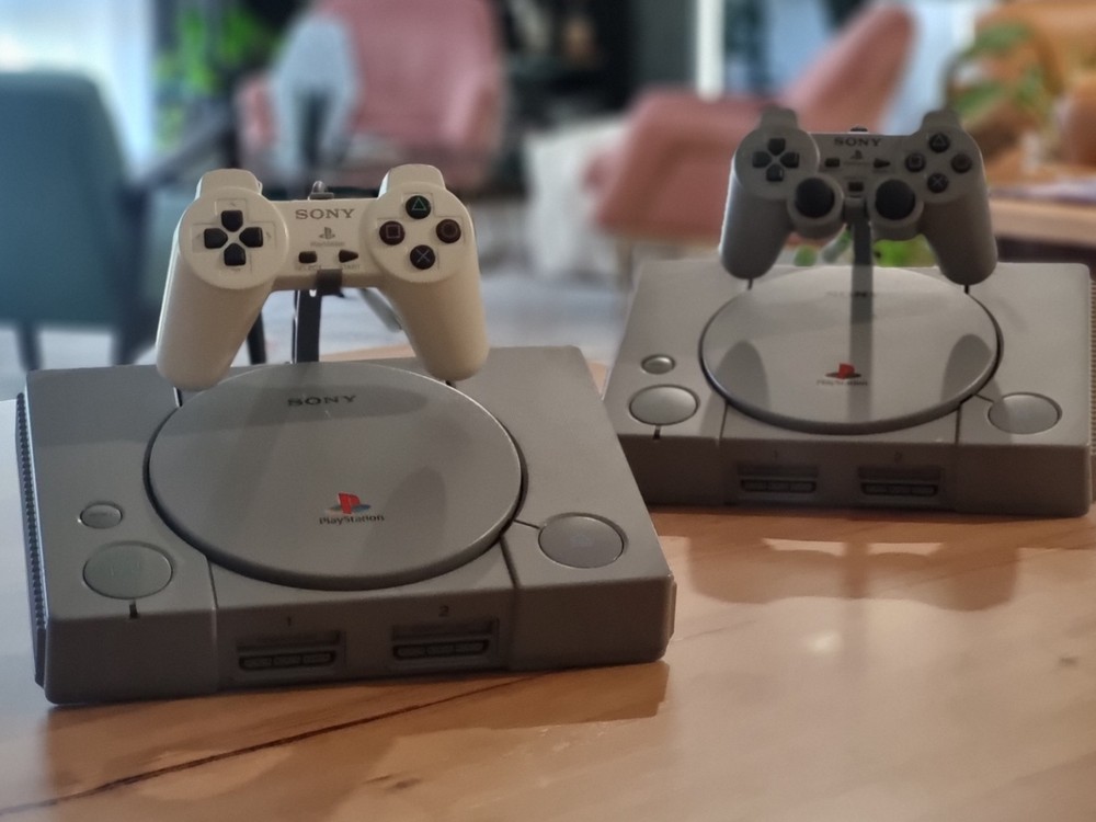Playstation 1 Controller Display Stand –Console Holder | Retro Games - Display