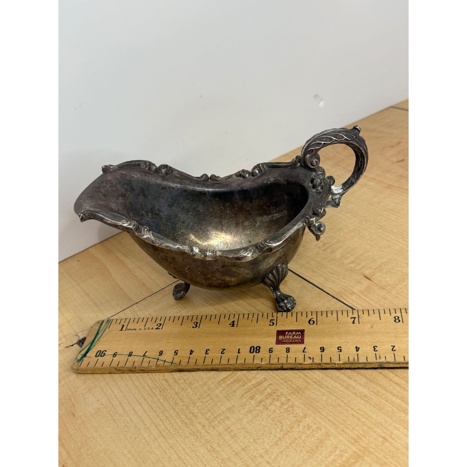 Wallace Silversmiths 330 EPC Silver Plate Gravy Boat Sauce Server Lion Paw Feet