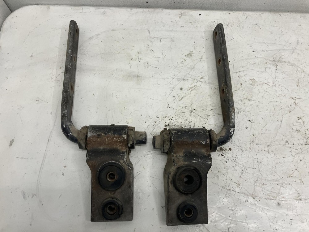 Kenworth T800 Hood Hinge - Used