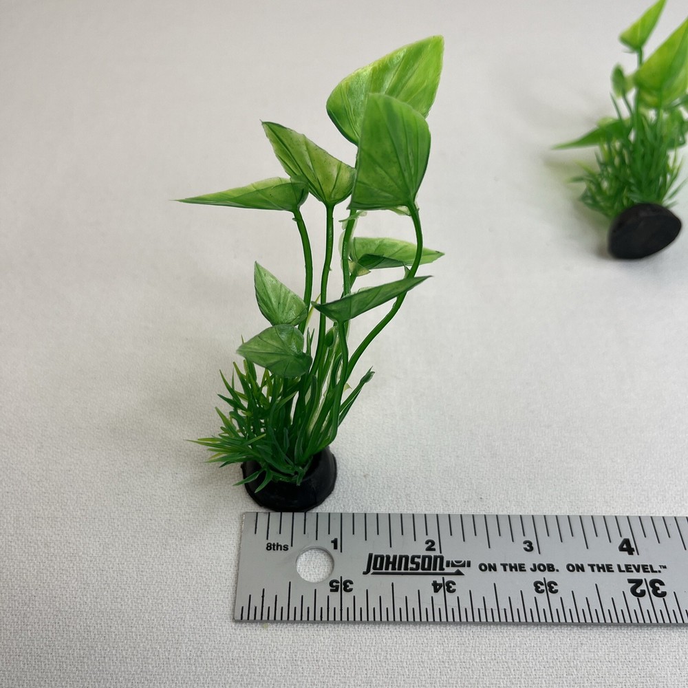 2 PC Xunyee Plastic Aquarium Plants