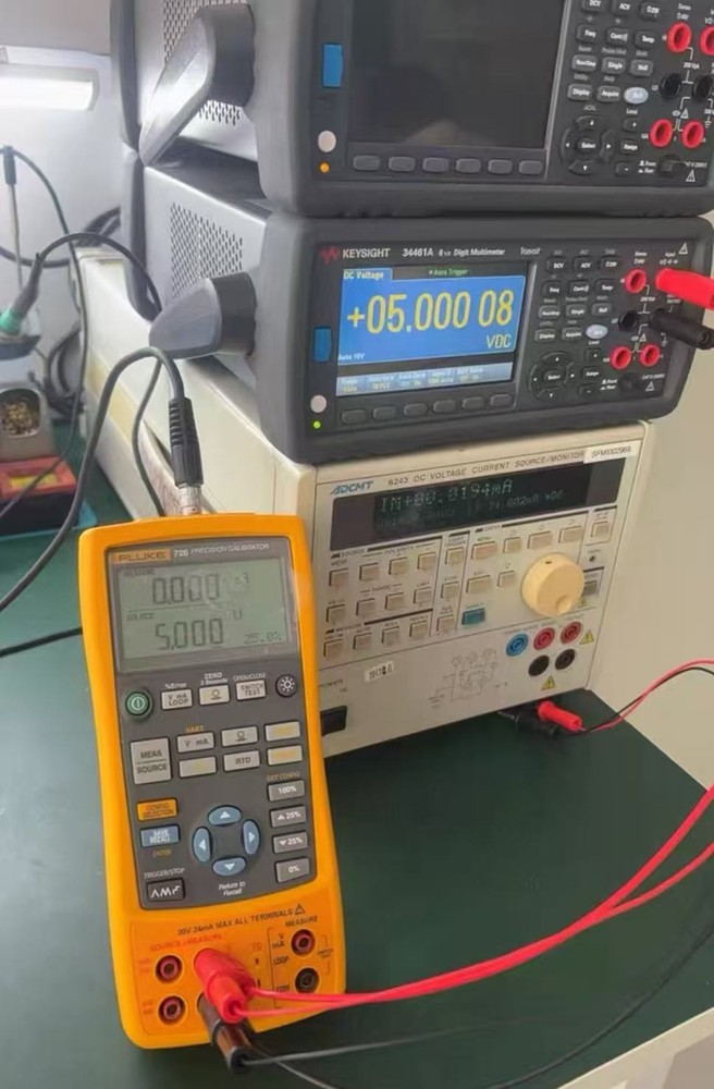 Fluke 726 Precision Multifunction Process Calibrator