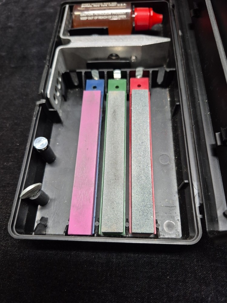 Lansky Professional Sharpening System Includes The Optional Universal Mount