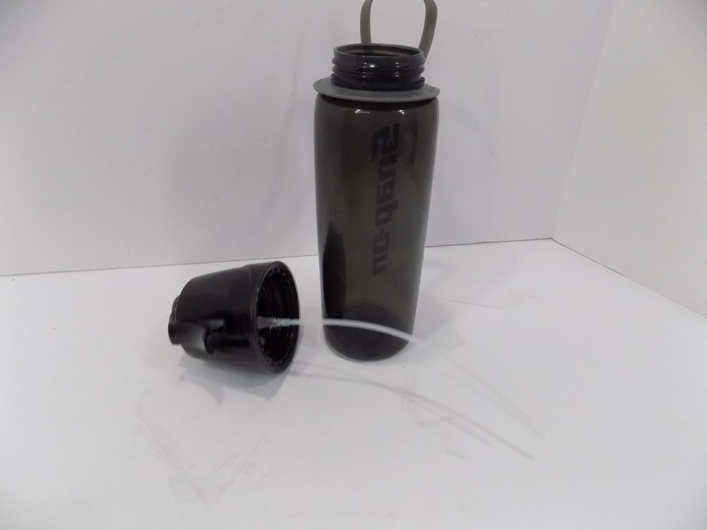 Snap-On Tools Plastic Reusable Water Bottle w/sprayer mister Used