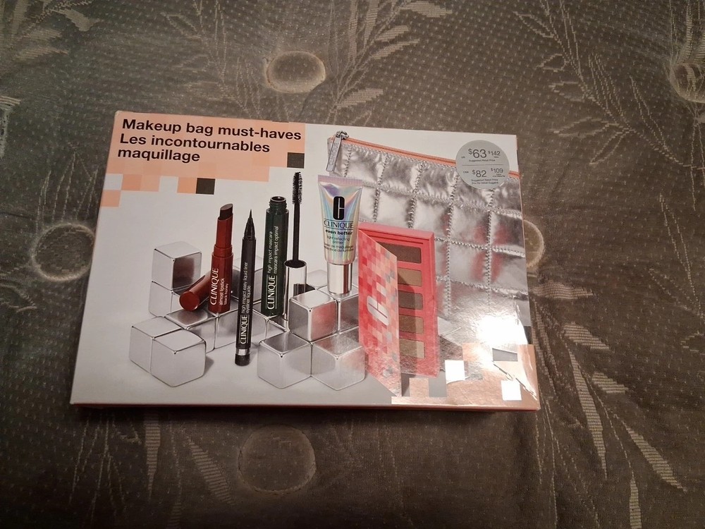 Makeup Bag Must Haves Gift Set