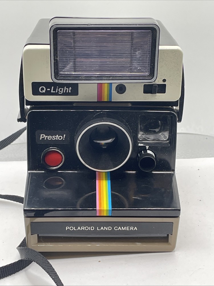 Polaroid camera With Flash Untested