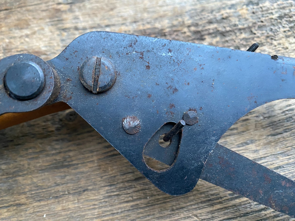 Vintage Automatic Hand Trap Clay Pigeon Thrower