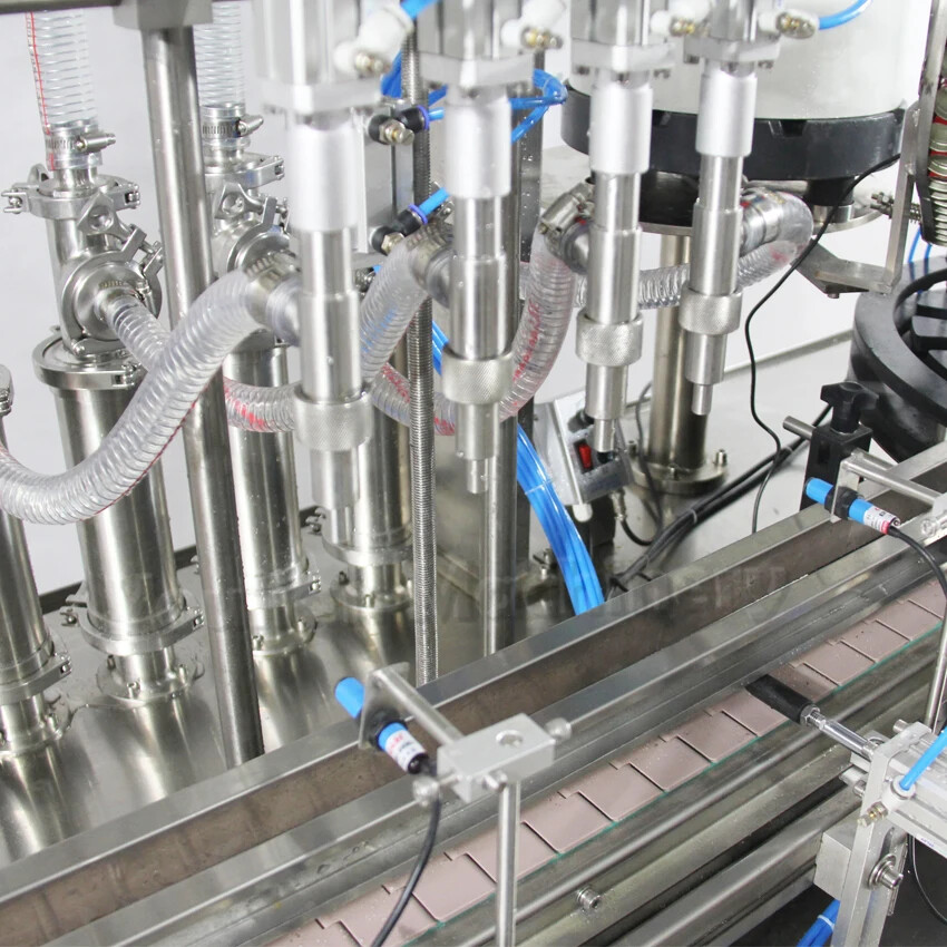 Automatic Small Glass Plastic Bottle Spray Perfume Filling and Capping Machine