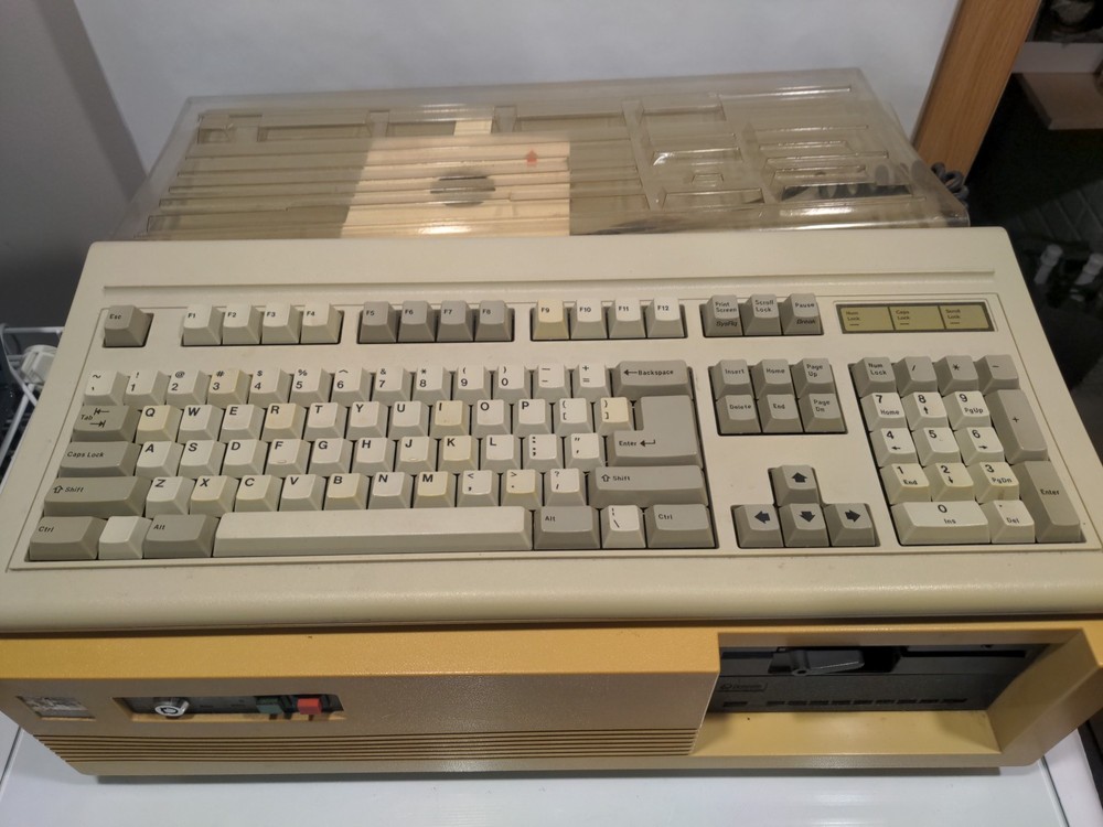 Vintage DTK DATA-1000 Desktop Computer Turns on - untested