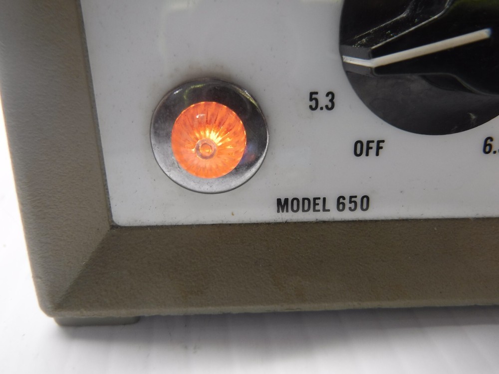 Scientific Instruments Model: 650 115V. 60Hz. 26V.A. Adjustable Illuminator