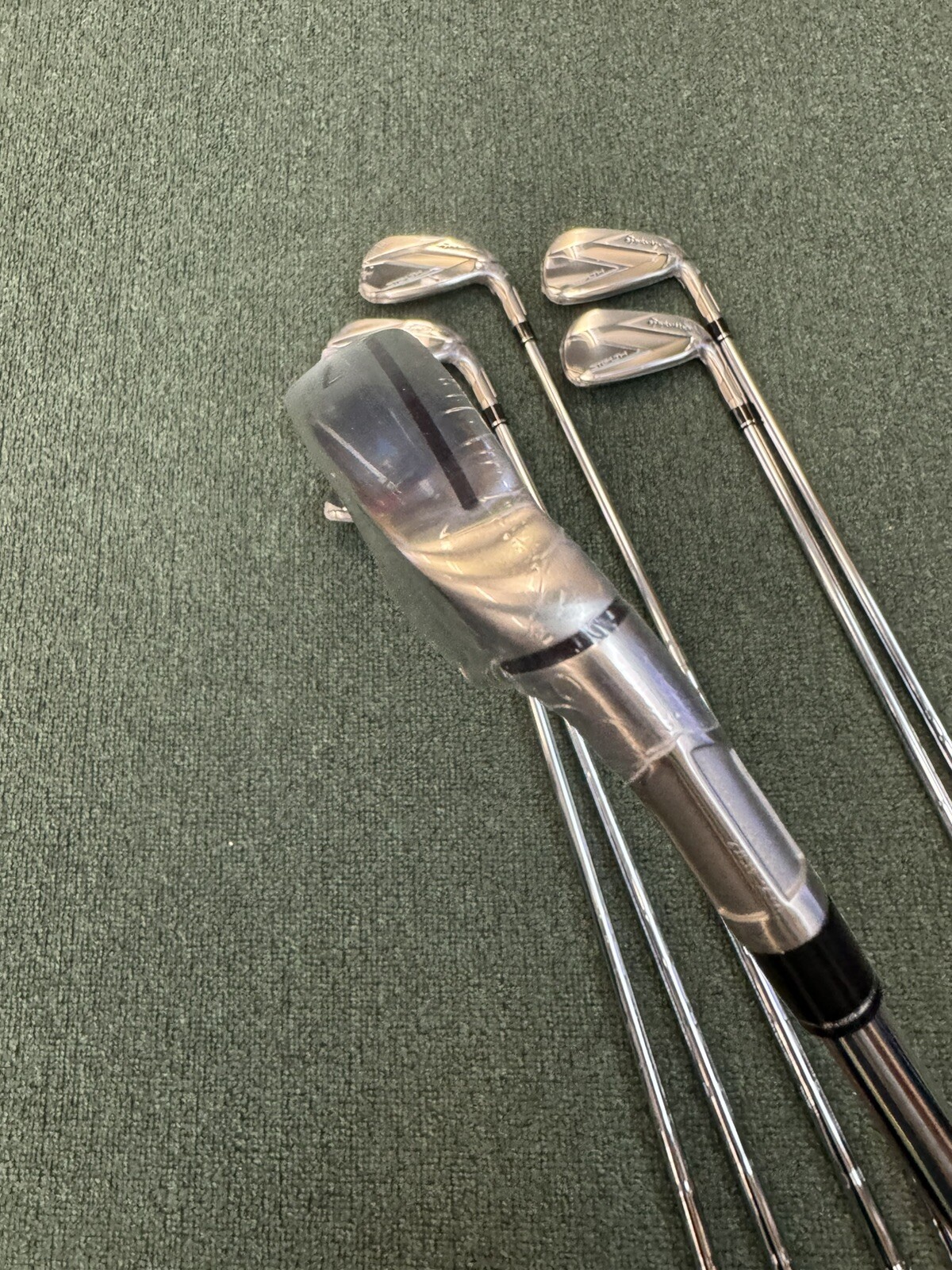 TAYLORMADE STEALTH IRONS 7 PC SET #5-PW,AW KBS MAX MT 85 STL Stiff Flex