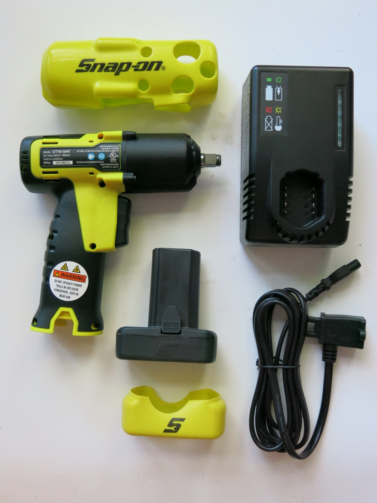 Snap-On CT761 Hi-Viz Impact Wrench 3/8" 14.4v Cordless Battery Charger Boots Set