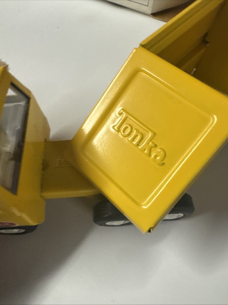 Tiny Tonka Bottom Dump Truck #655 With Box