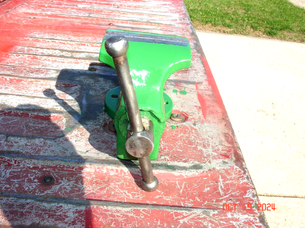 columbian vise 143 1/2